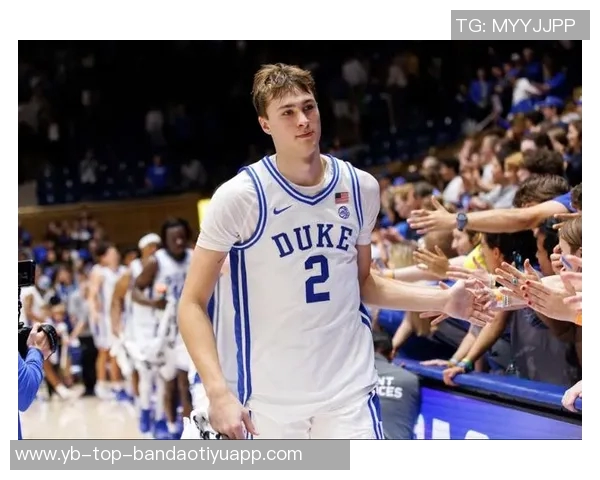 克莱鼓励弗拉格新秀赛季大胆尝试放开打球无需担心责任承担 克莱鼓励弗拉格新秀赛季大胆尝试放开打球无需担心责任承担