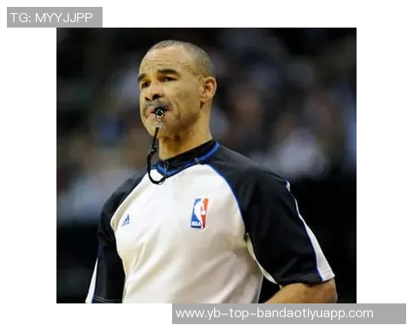 怒火中烧纳斯对球权判罚不满当场对裁判怒吼不止